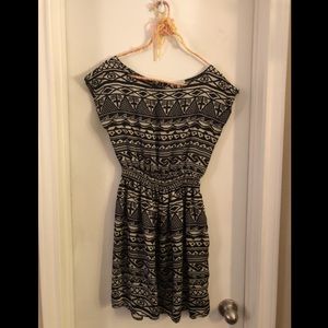 ❌ NOT FOR SALE Flowy Tribal-print Dress